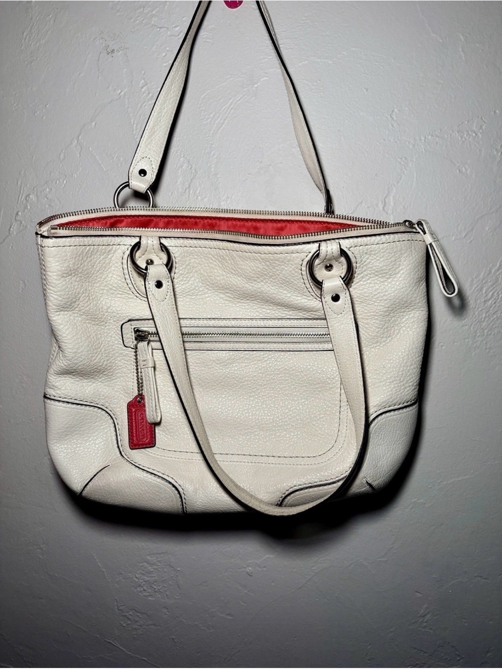 COACH Poppy Off-White Pebbled Leather Tote Bag Red Lining M1220-23441 Excellent